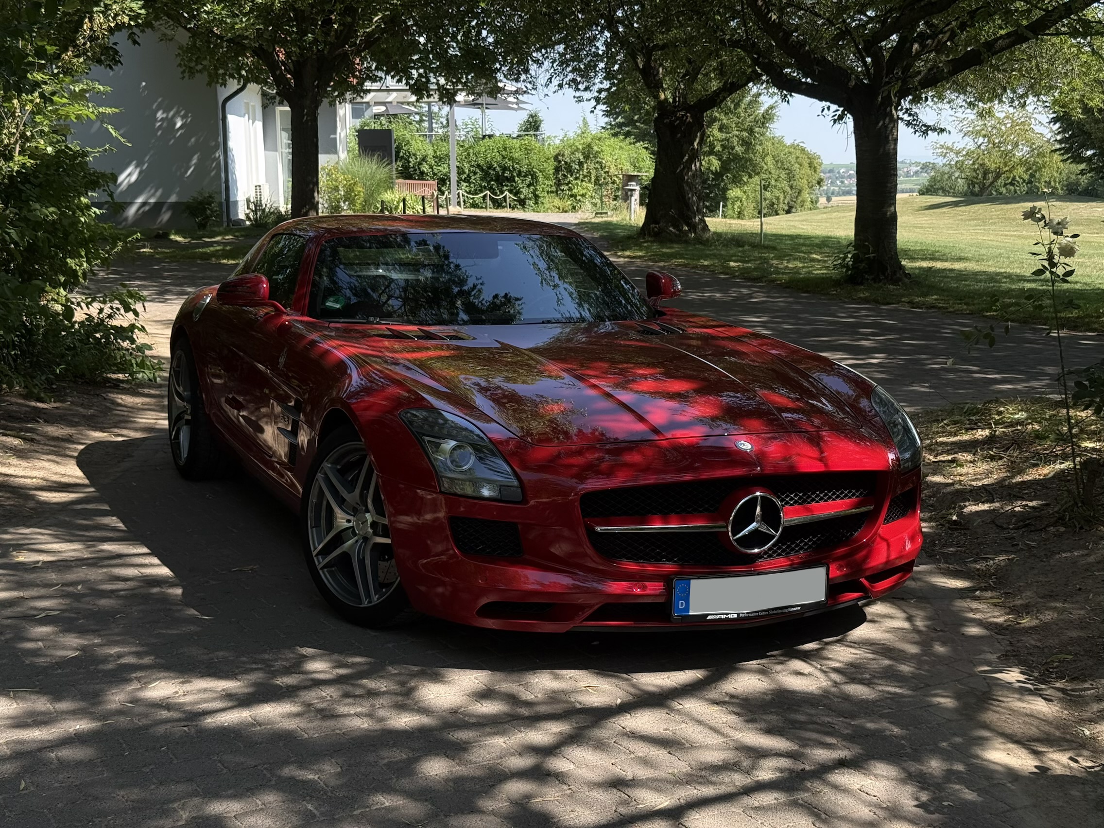 Mercedes-AMG SLS